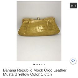 Beautiful Banana Republic Leather  Clutch! 