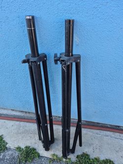 Speakers stands