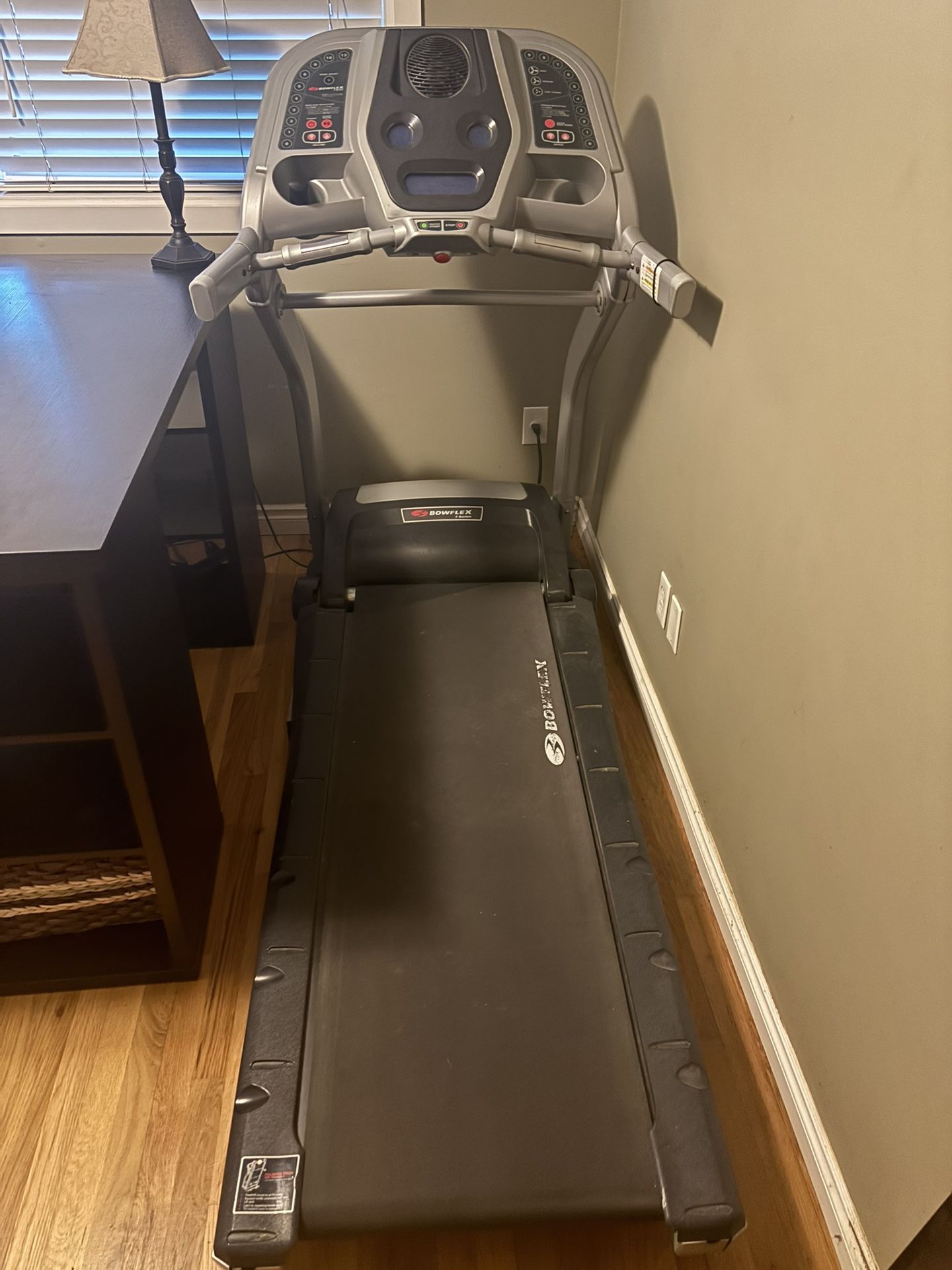Bow flex 7 Series Treadmill