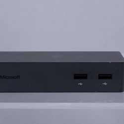 MICROSOFT Surface Docking station Model 1661 w/ AC adapter / Like New