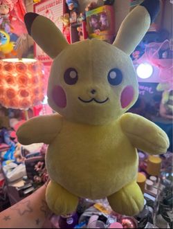 Pikachu Pokémon Plush Stuffed/ build bear