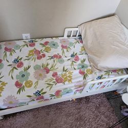Kids/toddler Bed