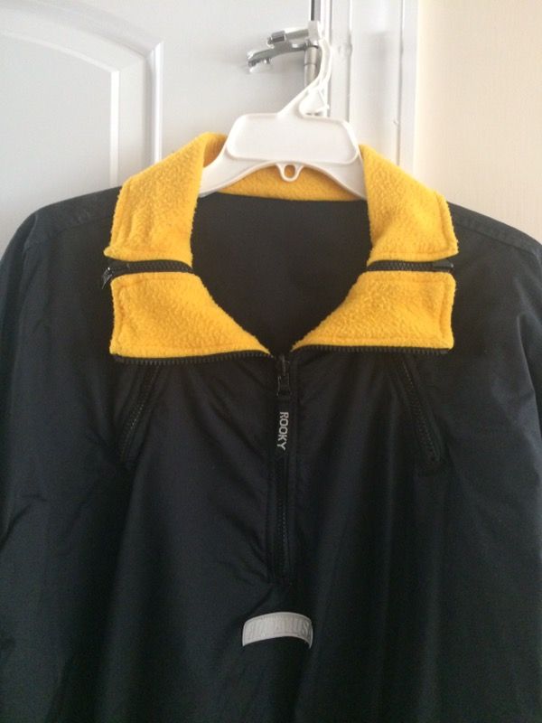 Reversible pullover jacket: