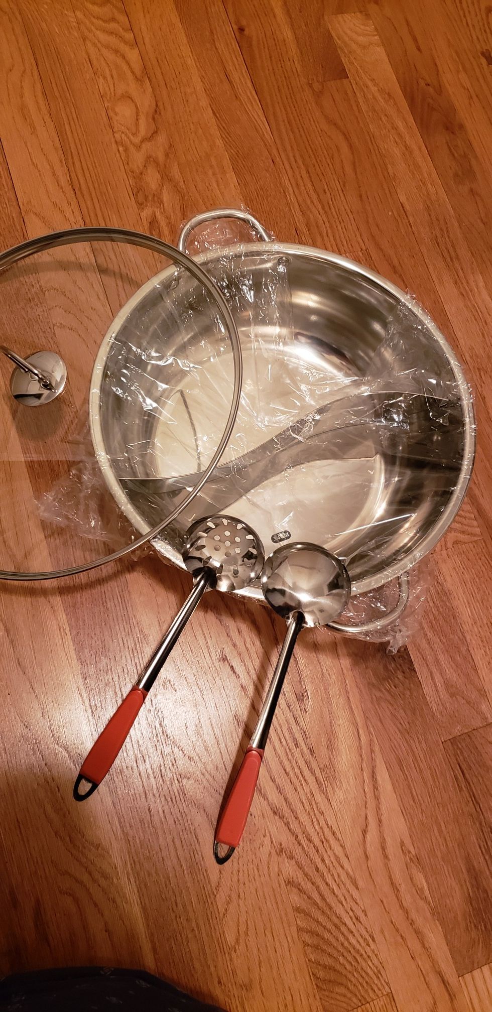 2 section serving bowl with 2 spoons