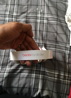 All white wireless beats