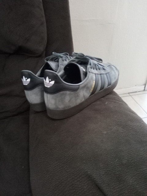 Adidas Gazelle (Gray And Black) Size 10 1/2