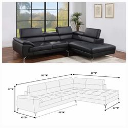 👑 Sofa Sectional, Black Faux Leather, Moder Style, New in the Box.