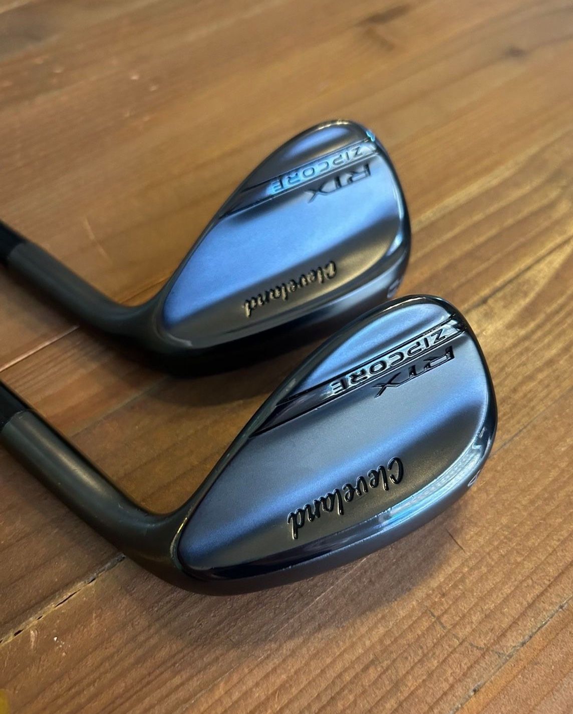 Cleveland RTX Zipcore Black 50* & 54* Wedge Set