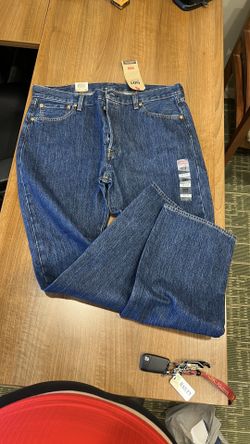 Men’s Straight Leg Levi’s Size 36 X 32 New With Tags!