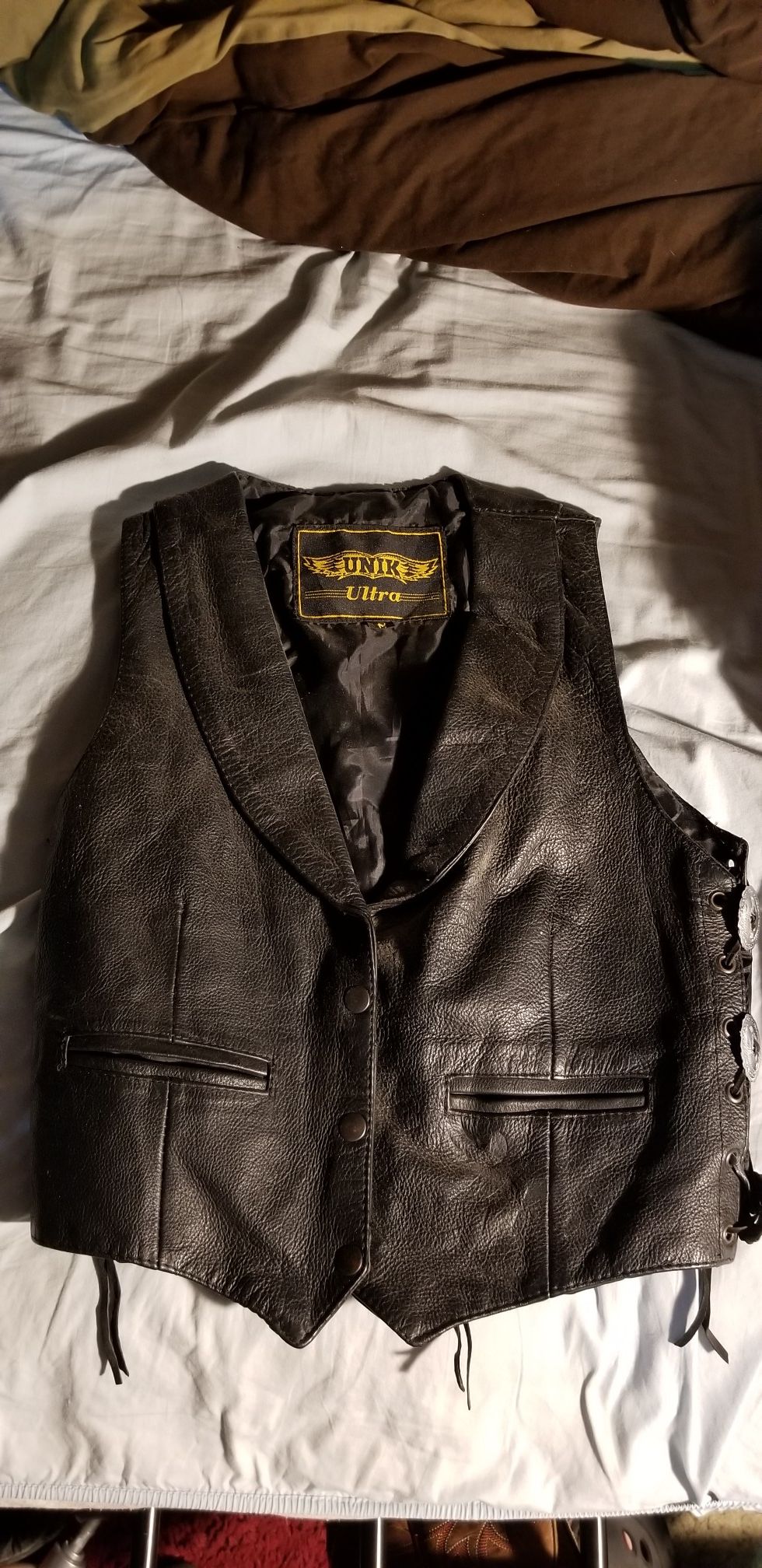 Unik Ultra size M womens leather vest