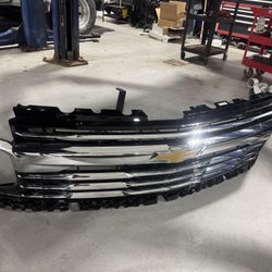 2026 Chevy Tahoe Front Grill NEW