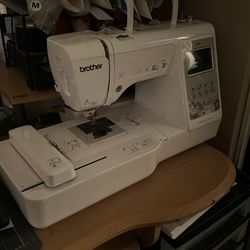 Brother SE600 embroidery and sewing machine