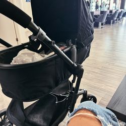 The stroller is in good condition Evenflo 100$