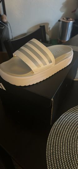 Adidas Women’s Size 7 Adilette Platform Slides