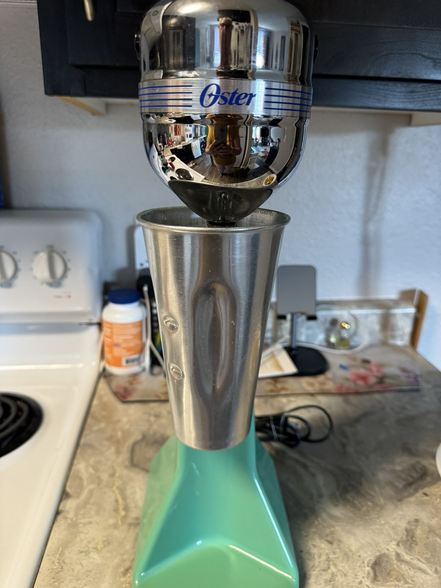 Oster Commercial Business Chocomilera Heavy Duty Restaurant Bar Soda Fountain mixer Milk Shake Machine 2-speeds