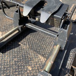 5th Wheel Roller with Rails