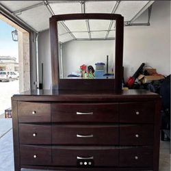 Mirror And Dresser 