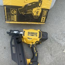 DEWALT 20-Volt 21° Cordless Framing Nailer (Tool-Only)