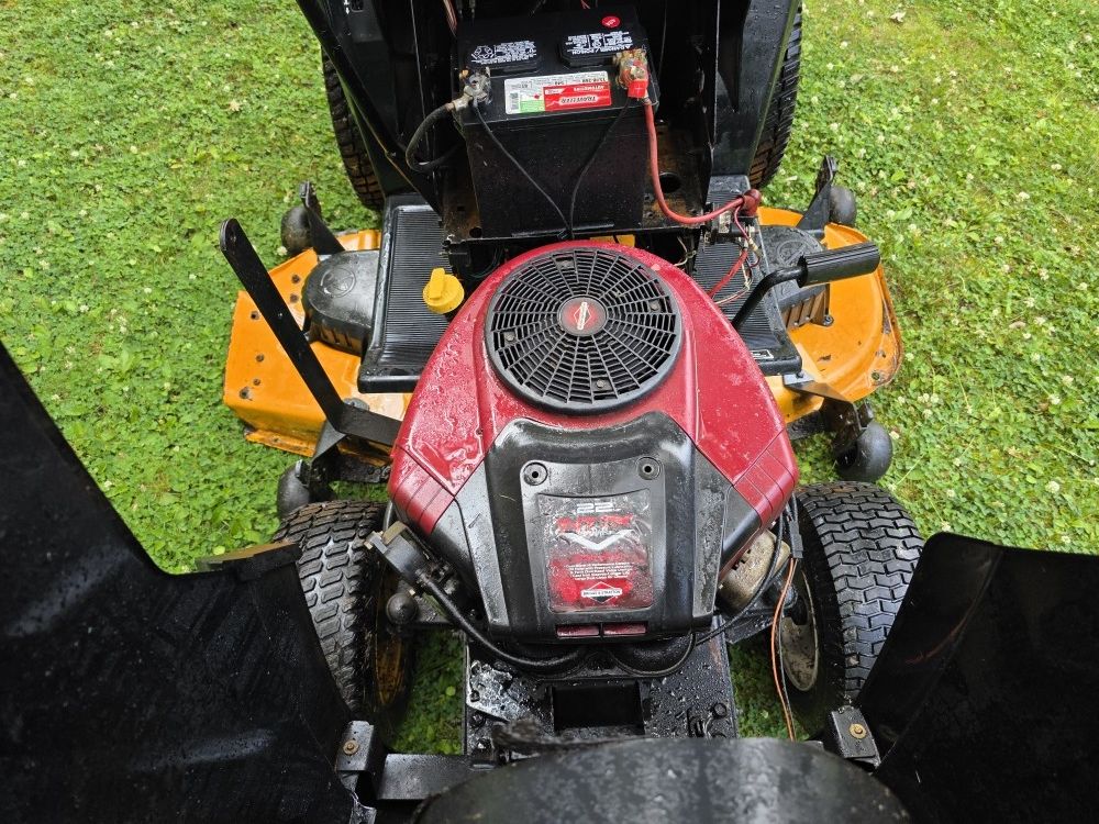 22HP Briggs & Stratton VTwin Engine- Runs Good