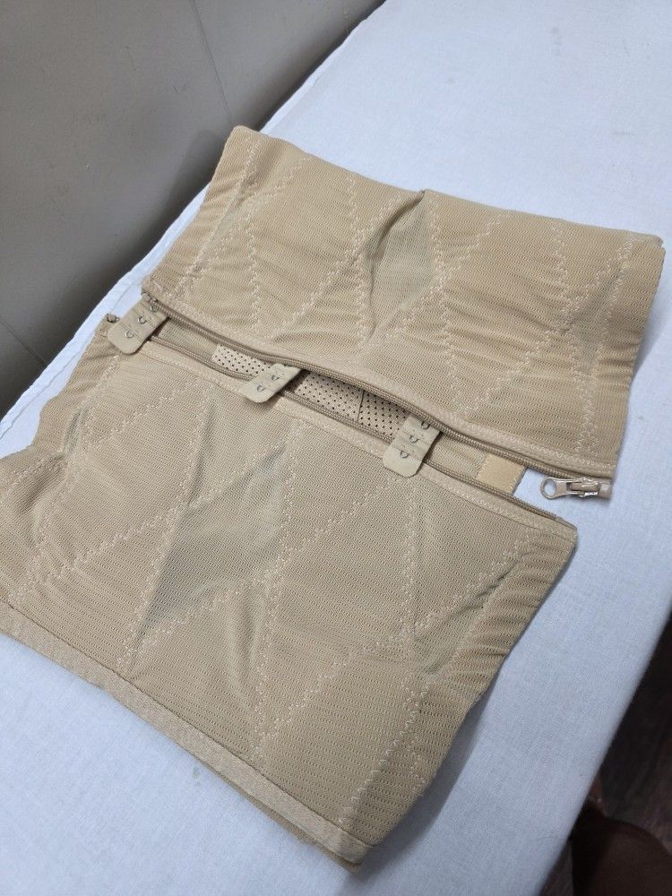 Body Shaper/After pregnancy Belly wrap, size large 