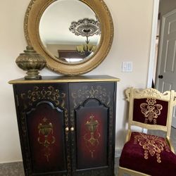 Very  Gorgeous  Cabinet with the mirror