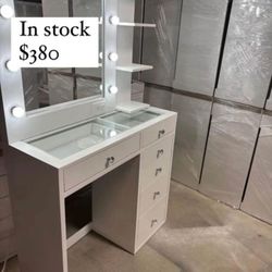 Small Glam Makeup Vanity 