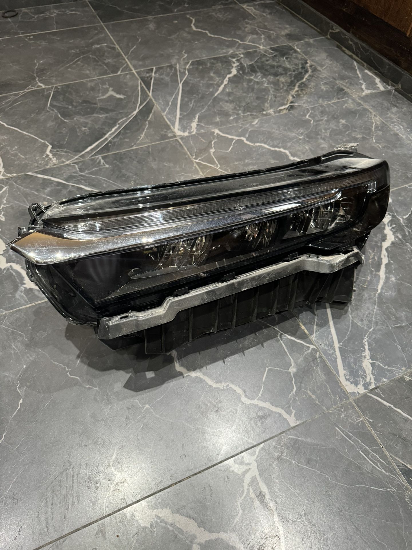 2023-2024 Honda CRV Driver’s side headlight