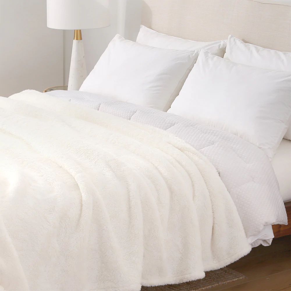 Berkshire Blanket & Home Co. white extra fluffy queen sized blanket 