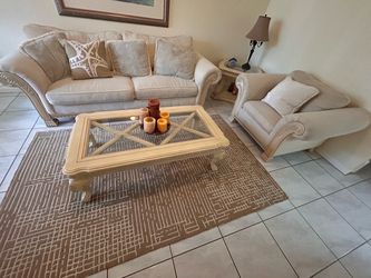 Elegant Ornate glass-top coffee table