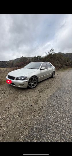 Lexus is300