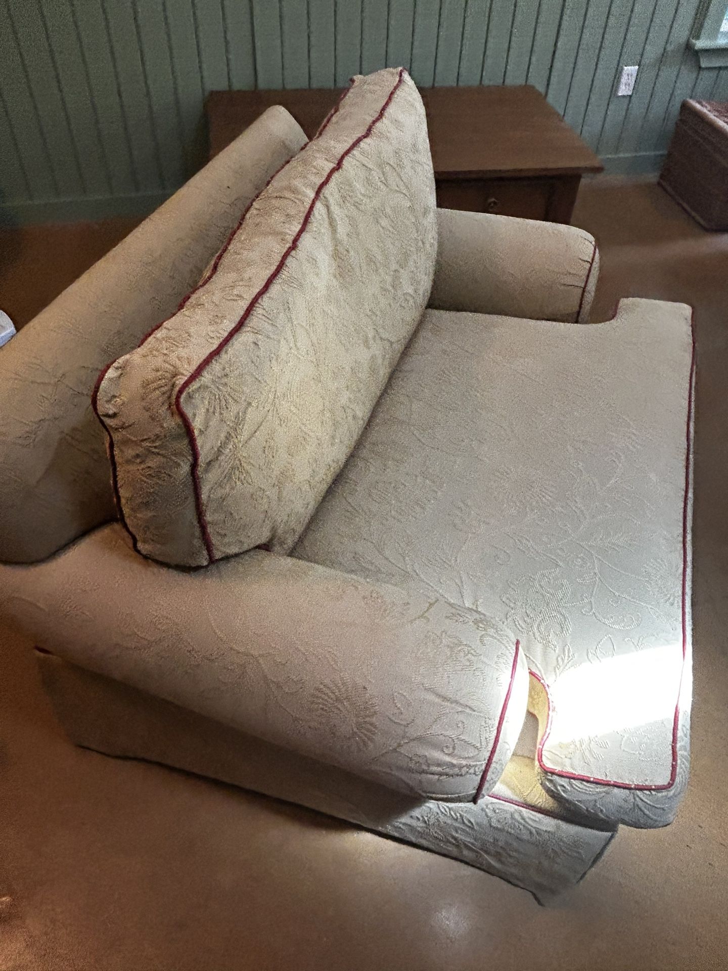 ETHAN ALLEN High-end Gold Loveseat With Red Trim