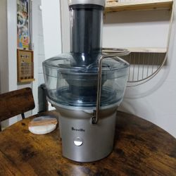 Breville Juice Fountain Compact Centrifugal Machine, 25 fl oz, Silver