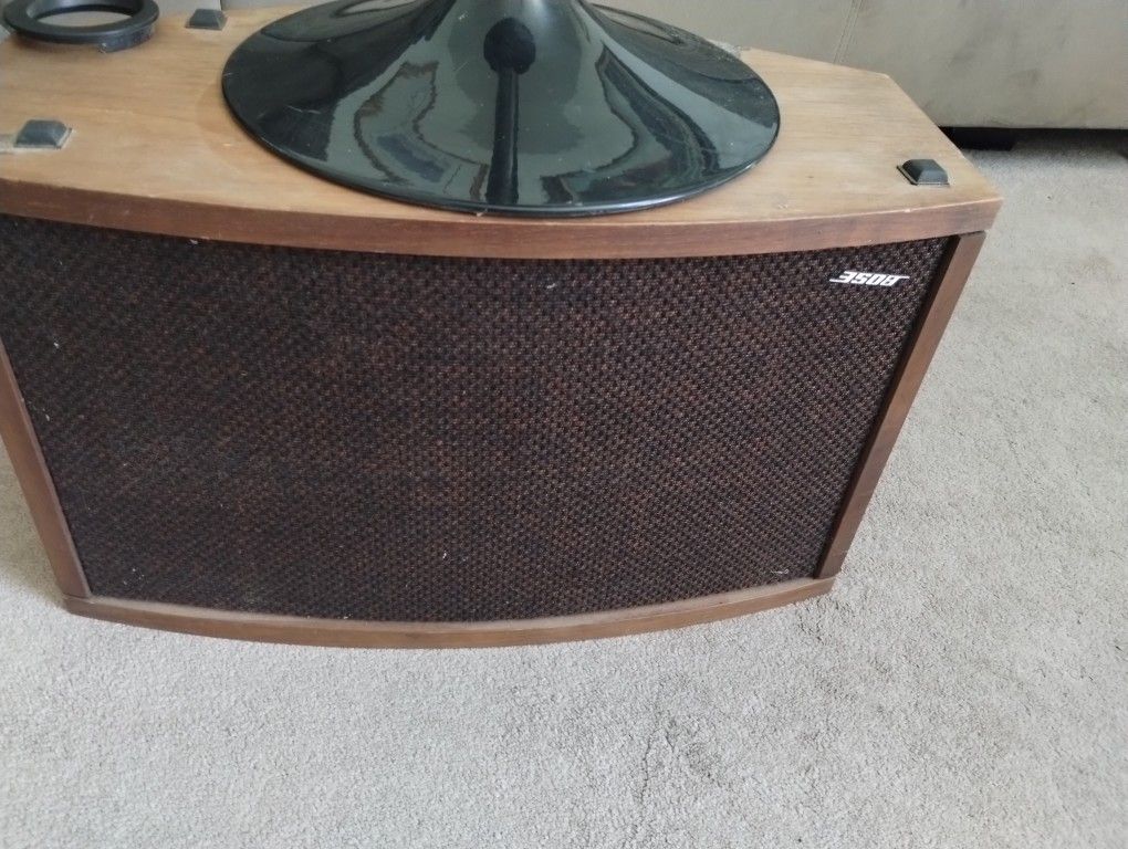Bose 901 series 4 one speaker in good condition for Sale in Phoenix, AZ