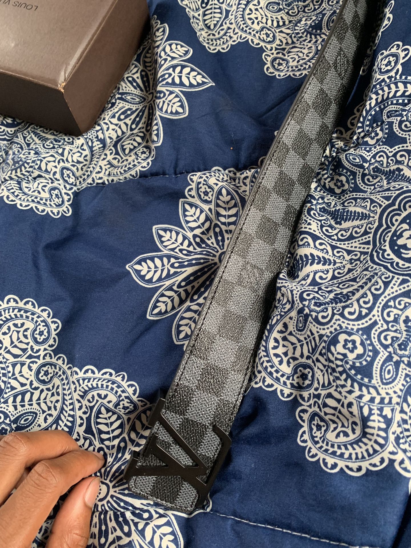 Loui Vuitton belt size 32-36