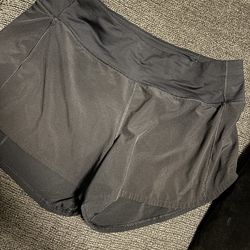 Women lululemon shorts