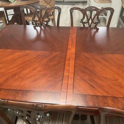 Mahogany Dining Table With Chippendale Chairs