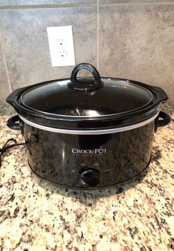 Slow cooker Crock Pot - in like new condition