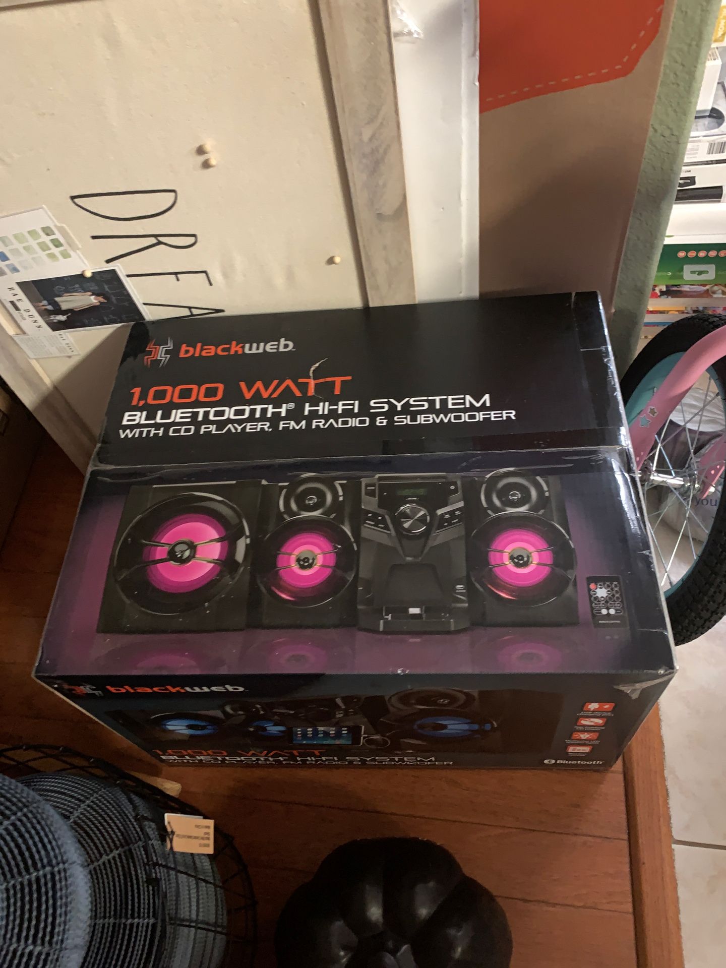 BlackWeb 1000 watt Bluetooth hifi system with CD player, fm radio and subwoofers