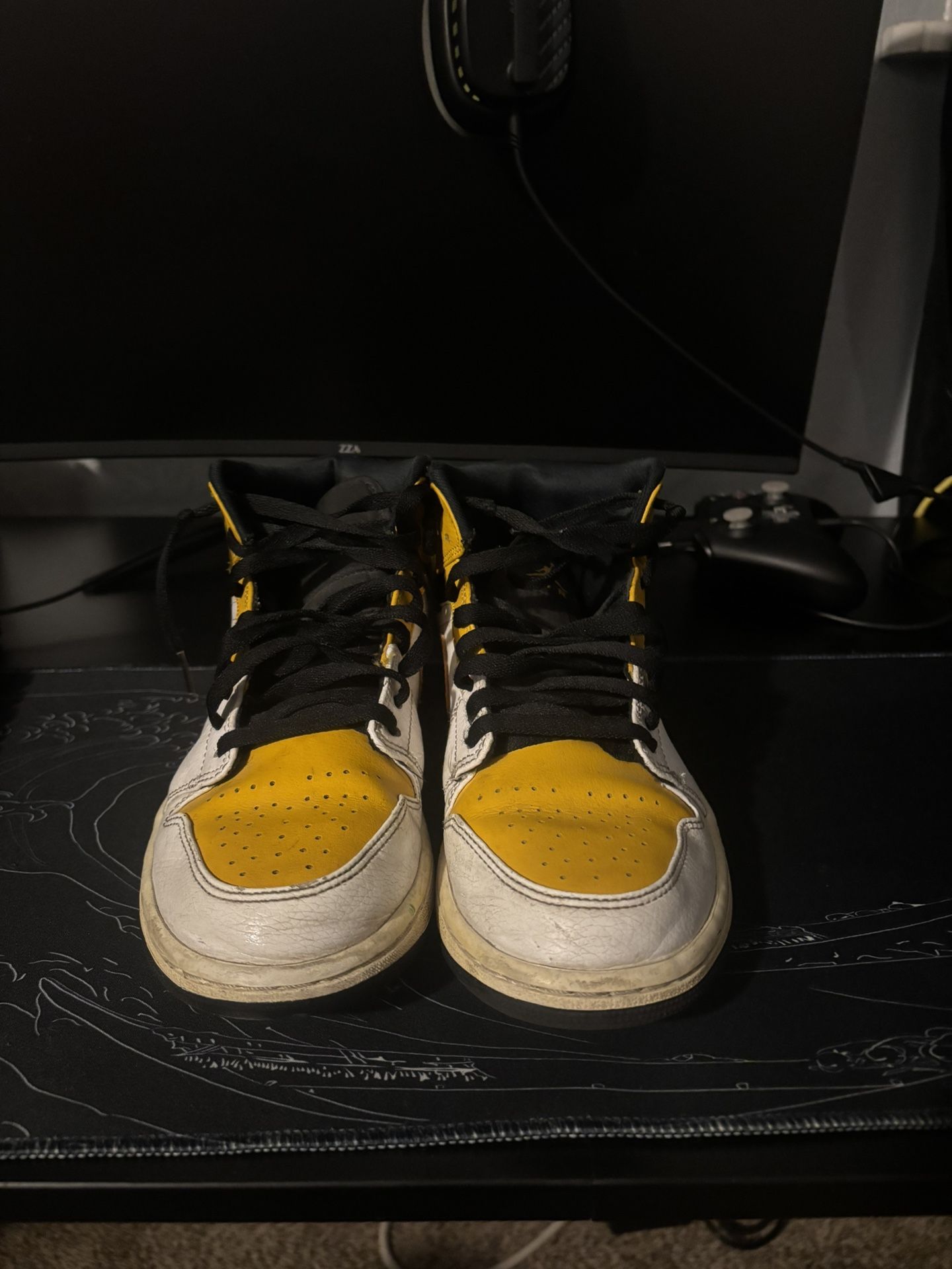 Jordan 1 University Golds