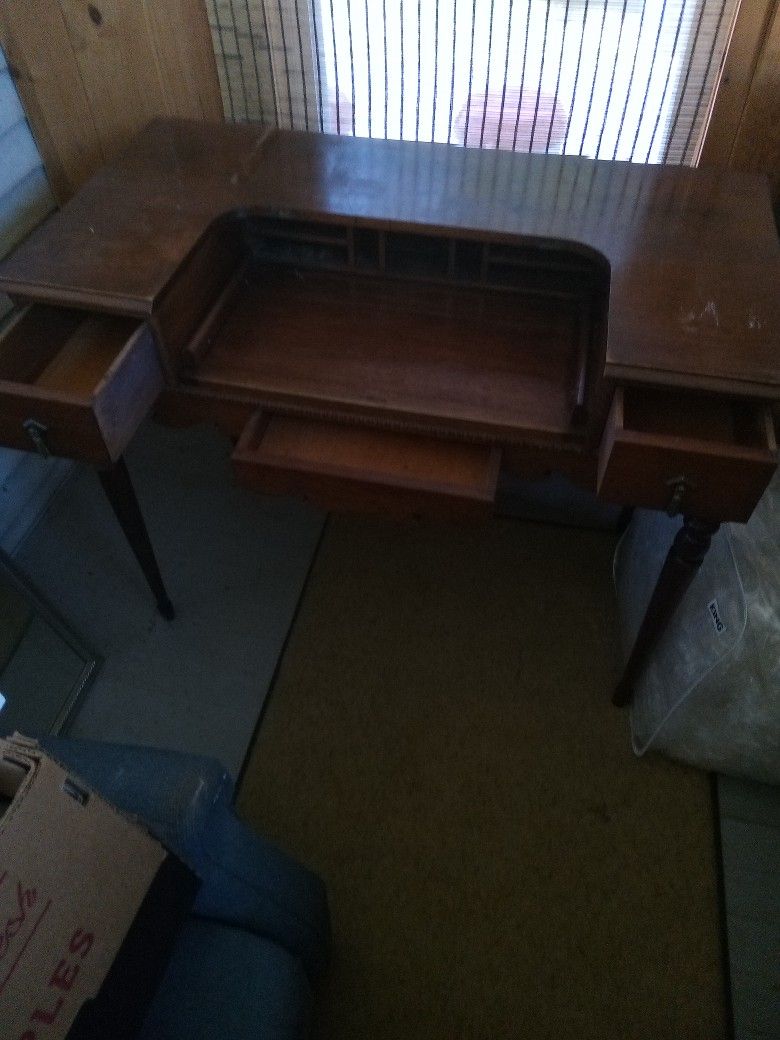 Desk Antique Vintage $10