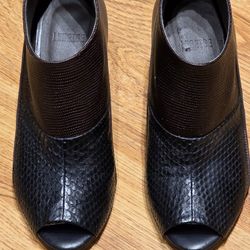 Peep-toe ankle booties / Shooties, Korean luxury brand Lebeige 6.5 US sz