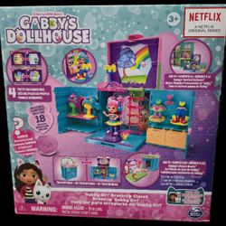 Gabby's Dollhouse Dress-Up Closet Portable Playset