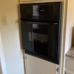 Frigidaire Electric Oven $35 Or Best Offer