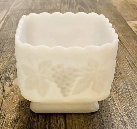 Vintage Collectible Anchor Hocking Milk White Glass Scalloped Square Edge Grapevine Leaves Pedestal Footed Centerpiece Embossed Bowl Plant Flower Plan