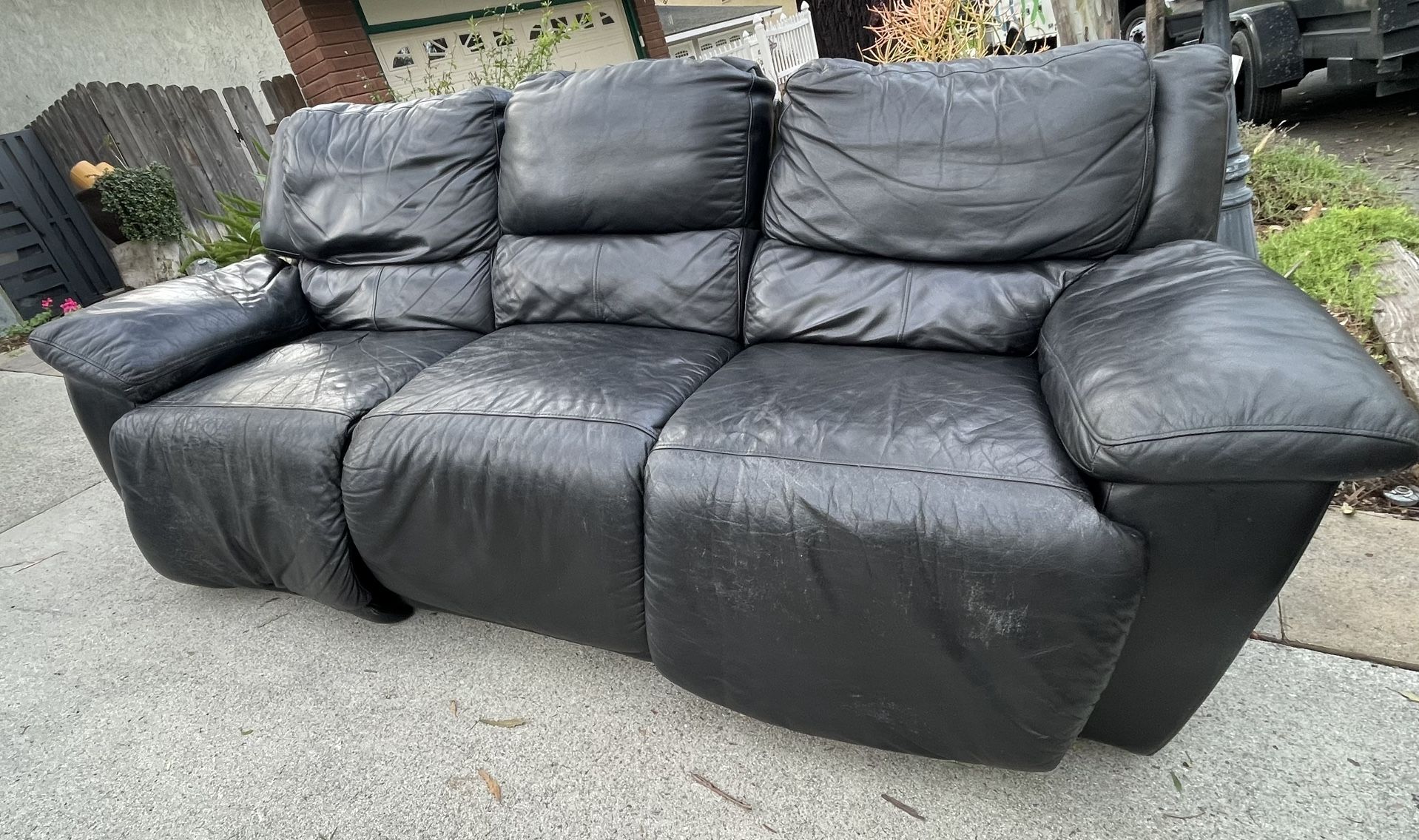 Recliner Couch- Free