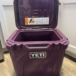 YETI Cooler (Roadie Size) 