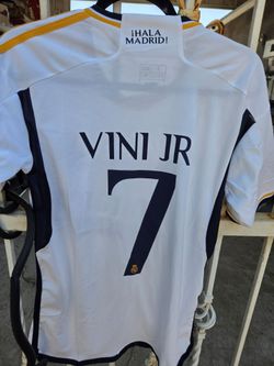 New areal Madrid Vini Jr jersey Small!!