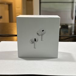 Airpod Pro (2nd Generation) with MagSafe Charging Case (USB-C)