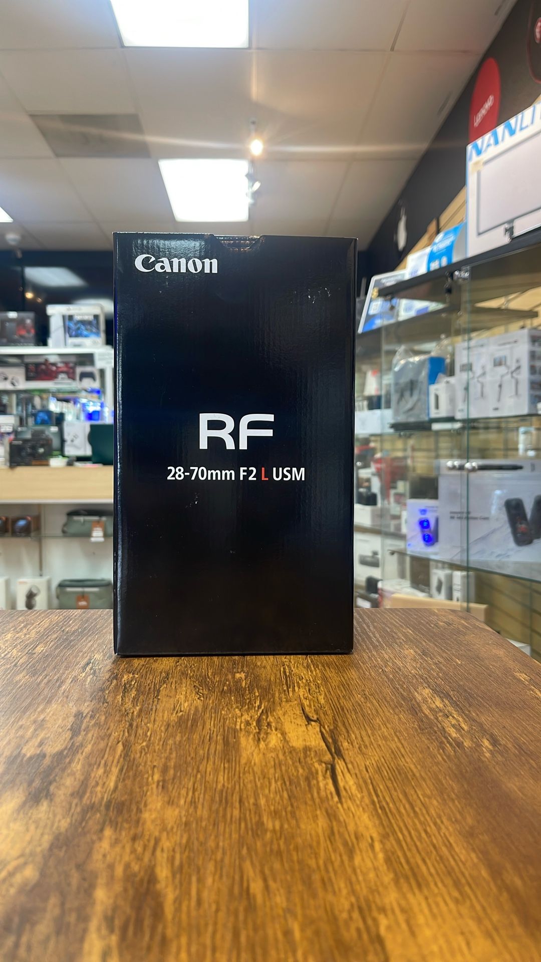 Canon RF 28-70mm F2