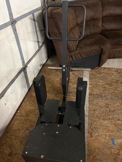 Abductor hip workout machine